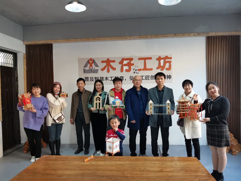 我之zui幼儿园陈团长带队参访（右三）